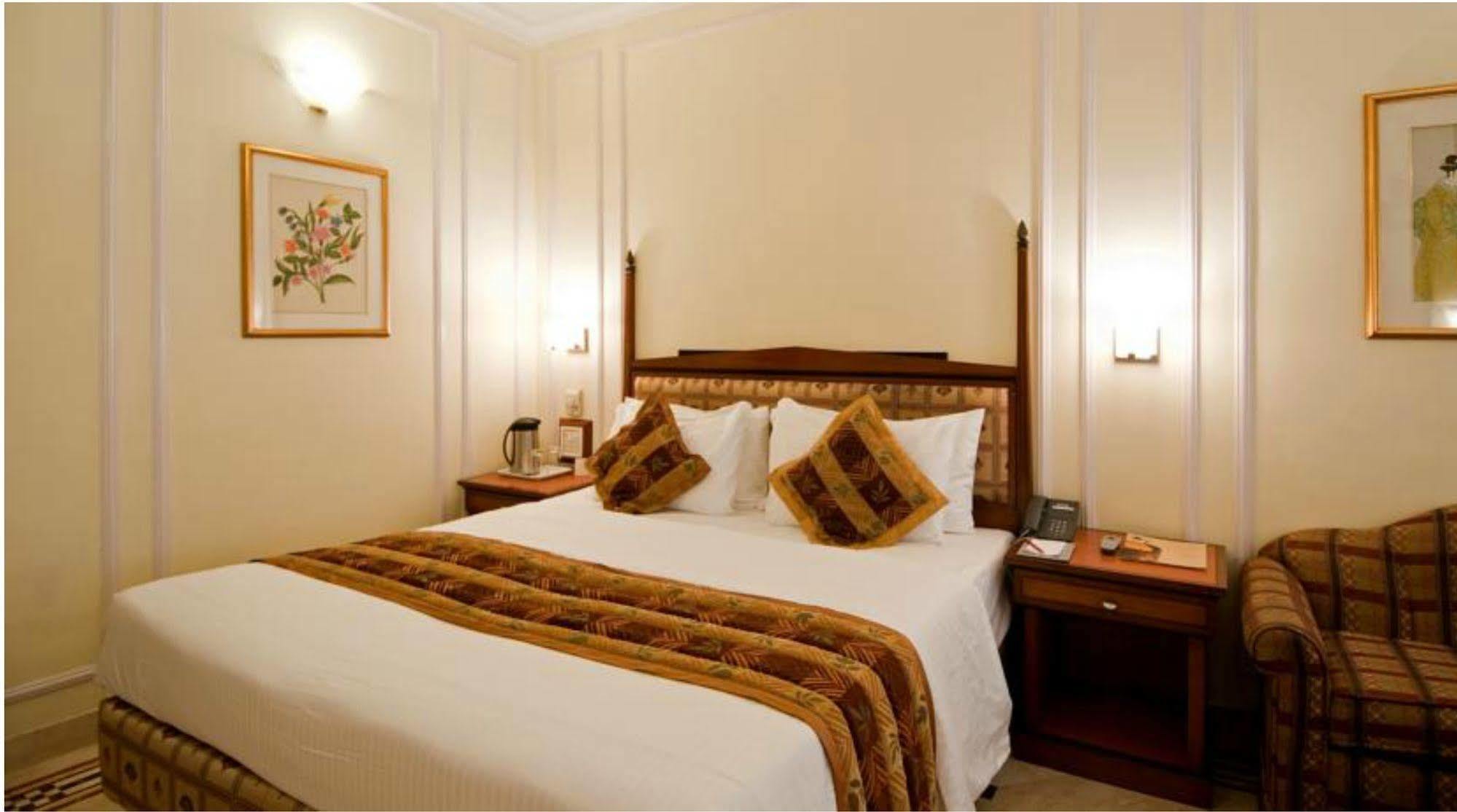 Hotel Residency Andheri Mumbai  Buitenkant foto